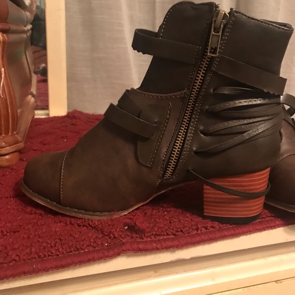 Booties - Picture 3 of 6